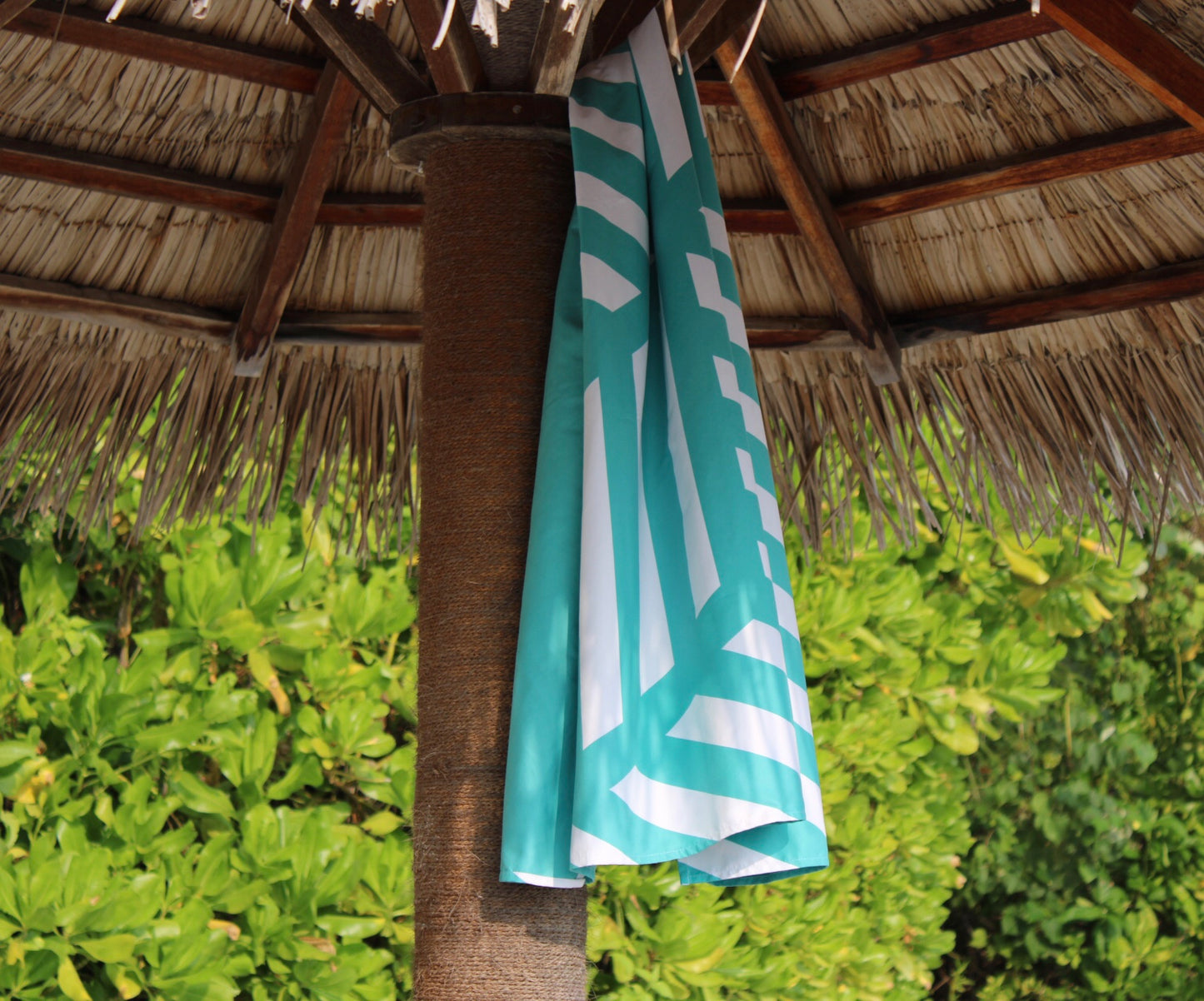 Extra Large Beach Towel - Quick Dry, Super Absorbent & Sand Repellent 200X90 CM - Greenwich Green