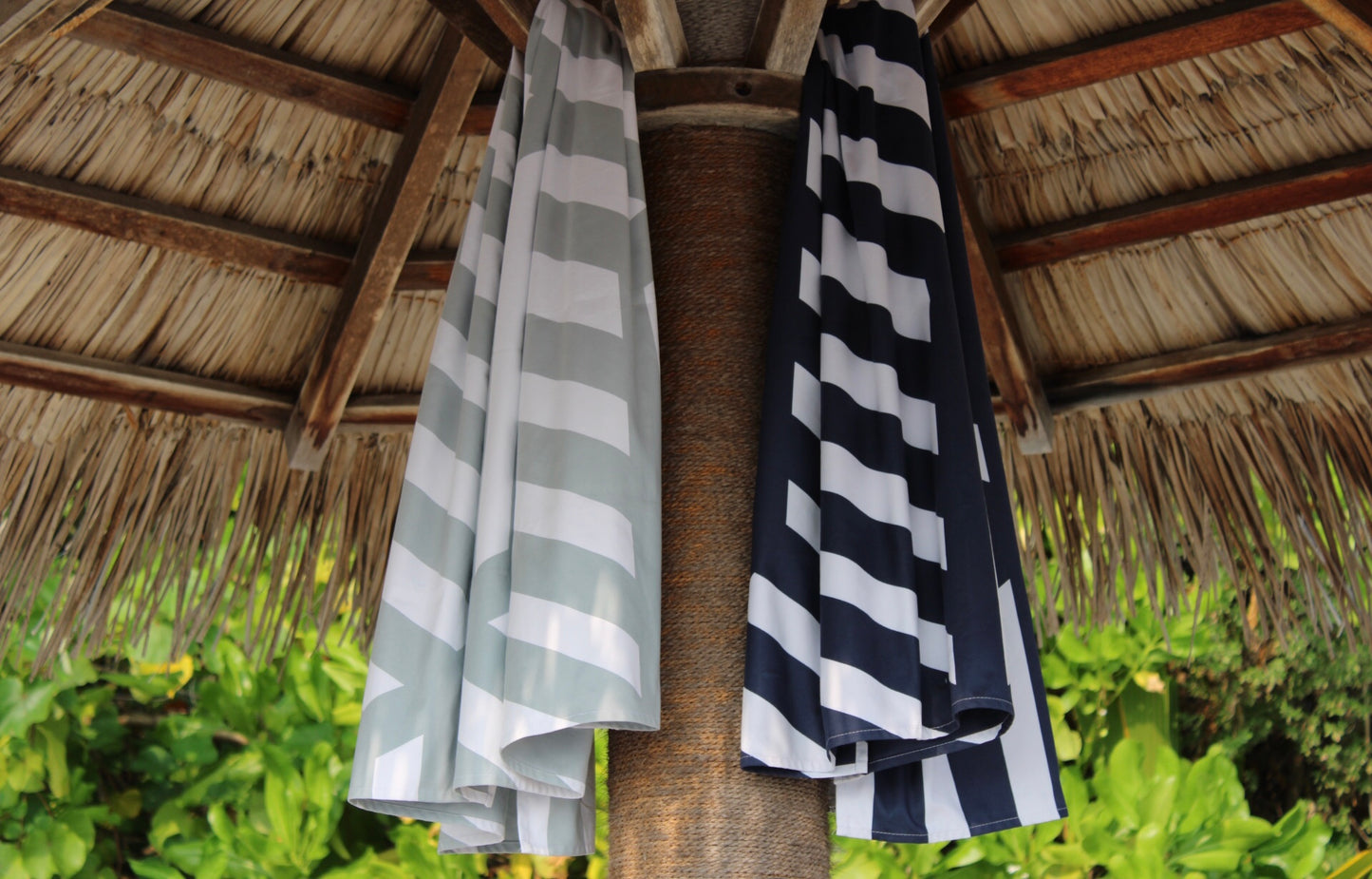Extra Large Beach Towel - Quick Dry, Super Absorbent & Sand Repellent 200X90 CM - Mayfair Navy