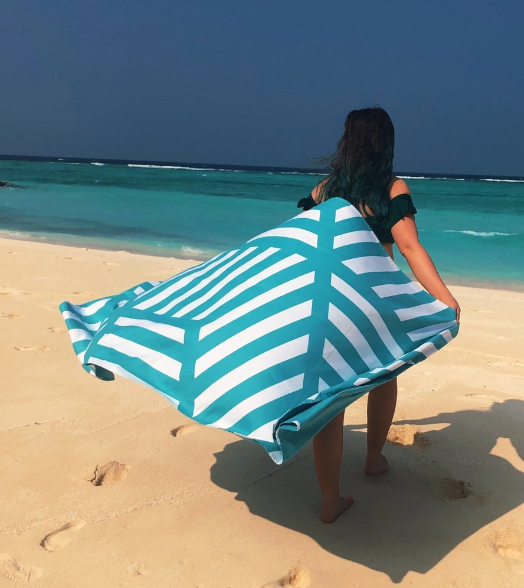 Extra Large Beach Towel - Quick Dry, Super Absorbent & Sand Repellent 200X90 CM - Greenwich Green